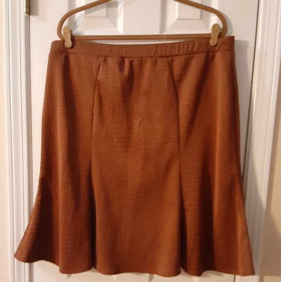 1X Simonton Says George Simonton Pebble Textured Godet Panel Skirt in Brown - Picture 10 of 10